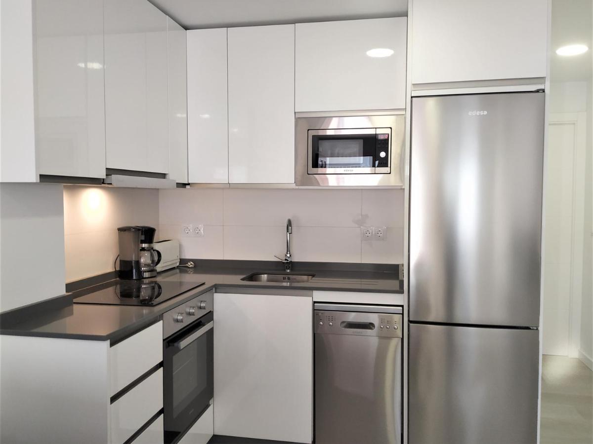 1 Bedroom Beachfront Apartment At Torecilla Beach Нерха Екстериор снимка