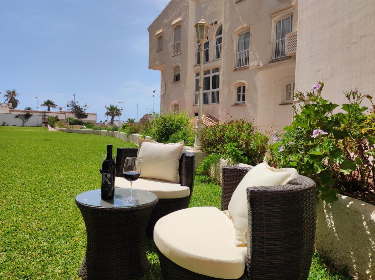 1 Bedroom Beachfront Apartment At Torecilla Beach Нерха Екстериор снимка